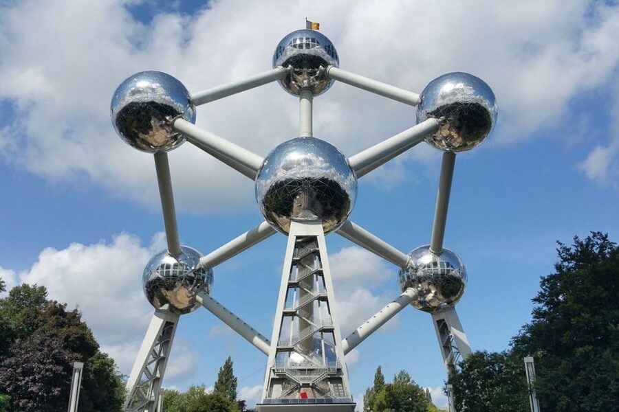 From Amsterdam: Private Sightseeing Trip to Brussels - A driver who makes the day easier