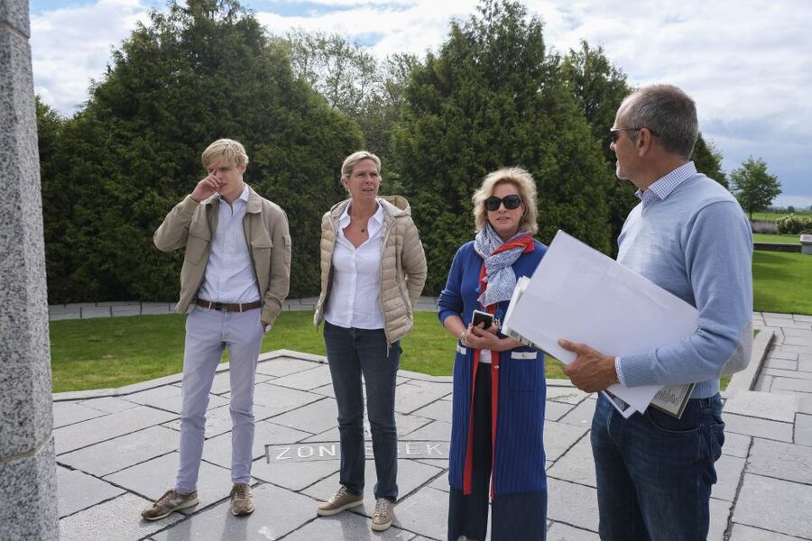 From Bruges: Great War Flanders Fields Minibus Tour w/ Lunch - Who should book this tour?