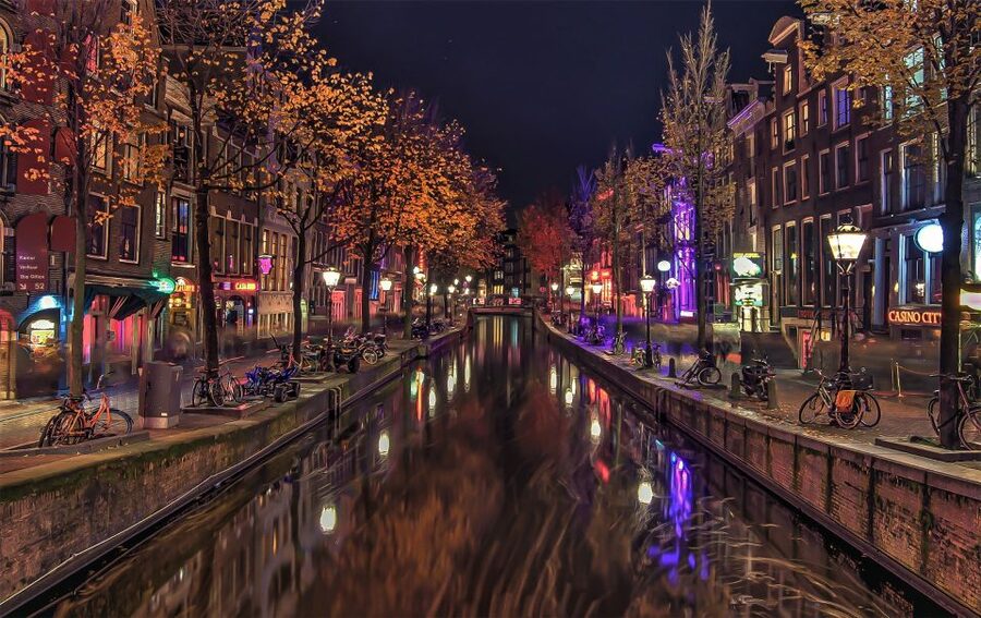 From Brussels: Cheese, Clogs & Windmills Amsterdam Day Trip - Making the most of 3.5 to 4 hours in Amsterdam