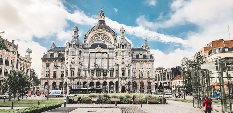 From Brussels: Guided Antwerp City Tour - Antwerp’s port and Jewish district