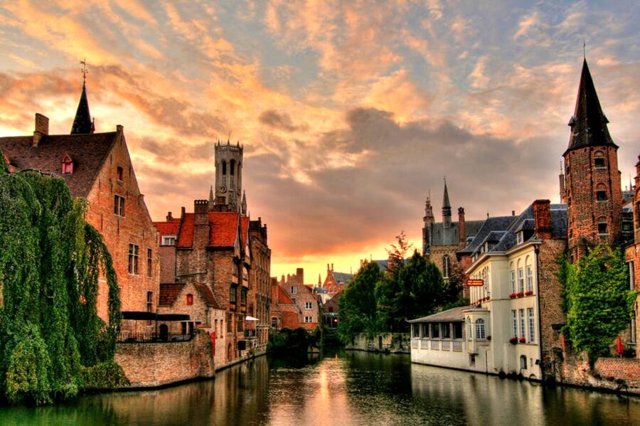 From Brussels: Private Tour of Bruges, Ghent and Flanders - Lunch is your breathing space