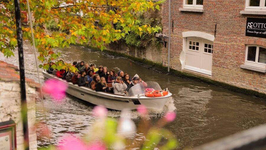 From Paris: Day Trip to Bruges with Optional Seasonal Cruise - The Early Start and the Ride from Paris