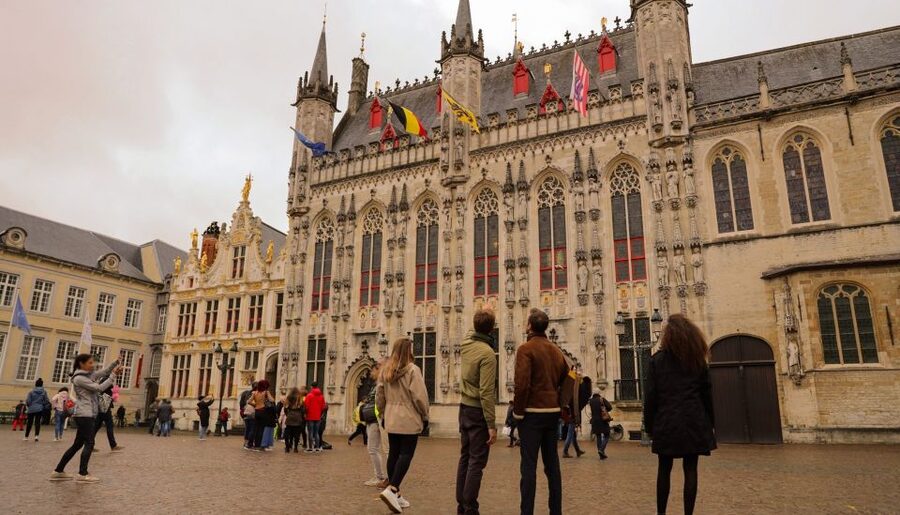 From Paris: Day Trip to Bruges with Optional Seasonal Cruise - Choosing Guided or Self-Guided