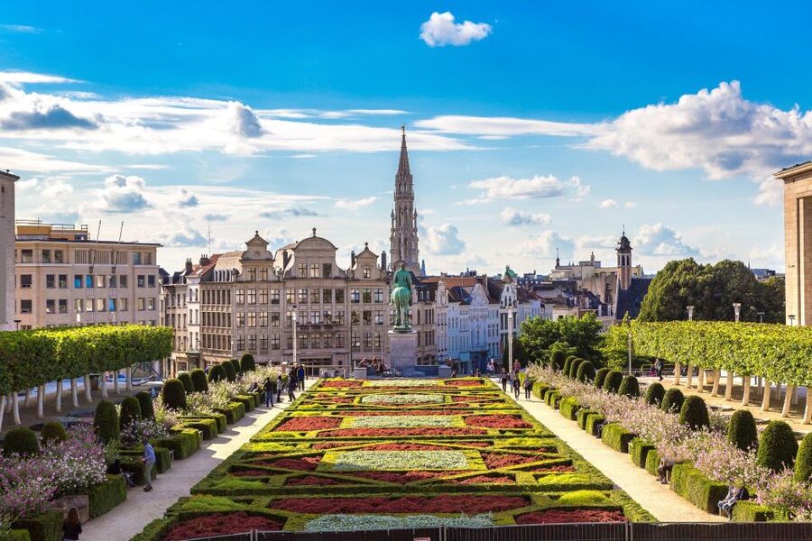 From Paris: Day Trip to the Enchanting Brussels and Bruges - Food, shopping, and what your $170 covers