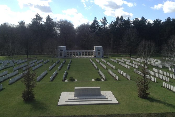 From Ypres, The Christmas Truce to Passchendaele Ypres Based WW1 private tour - Why this Ypres tour works better with a private guide