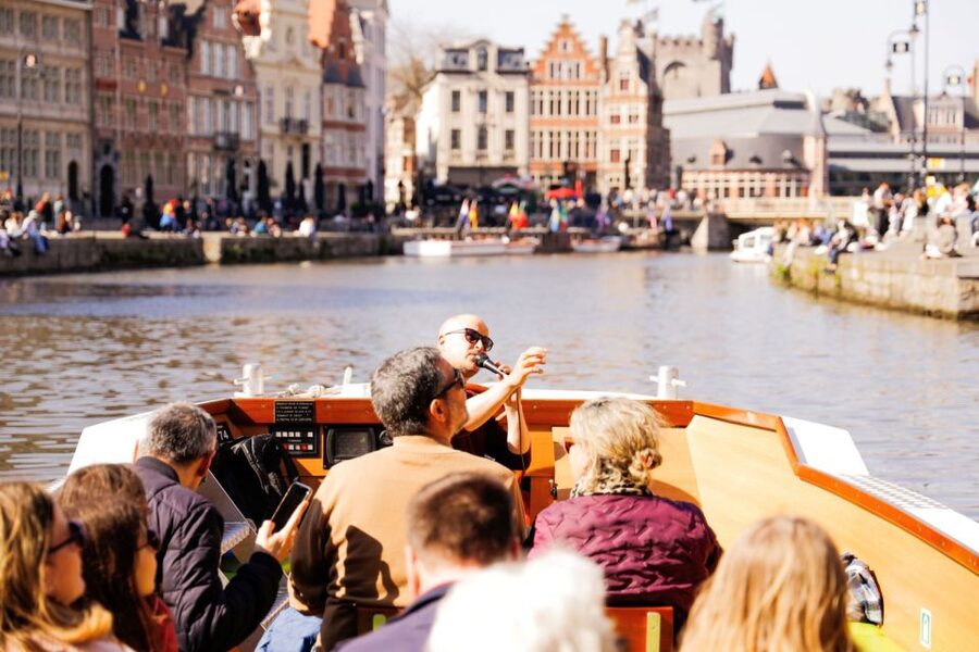 Ghent: 40 Minute Medieval Center Guided Boat Tour - Guildhalls and Castle of the Counts