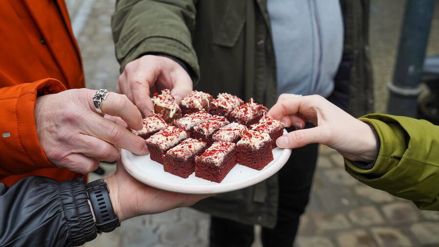 Ghent: Belgian Chocolate Walking Tour with Tastings - Ghent stories between the chocolate stops