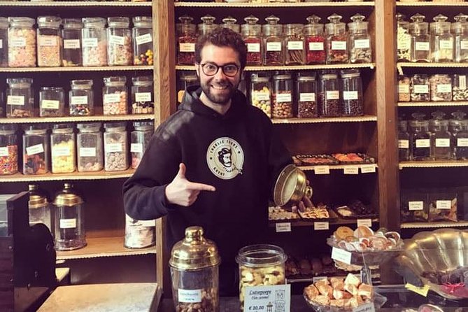 Ghent: Famous Belgian Chocolate Walking Tour with Tastings - Deduytschaever and the first taste of local pralines