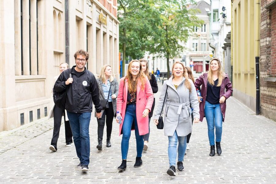 Ghent: Food & Drink Walking Tour with Tastings - Stories among Ghent’s medieval streets