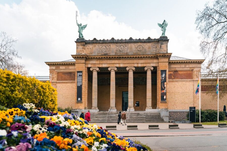 Ghent: Museum of Fine Arts Entry Ticket - Audio guides that let you choose your route