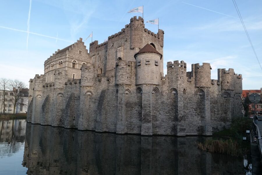 Ghent: Walking Tour from Friday Market to the Cathedral - Languages, timing, and who should book