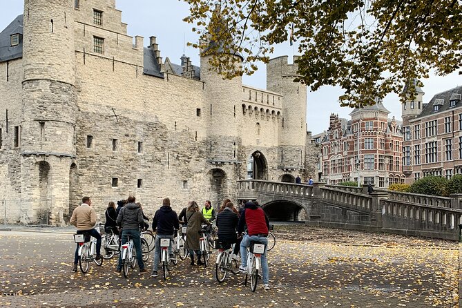 Guided Bike Tour: 2 Hours Highlights of Antwerp - Small surprises along the route