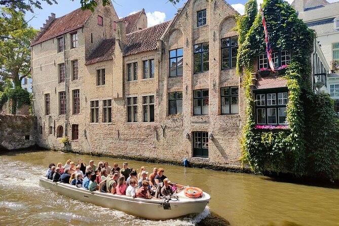 Guided boat trip and walk - Gruuthuse Palace and the De Halve Maan Brewery