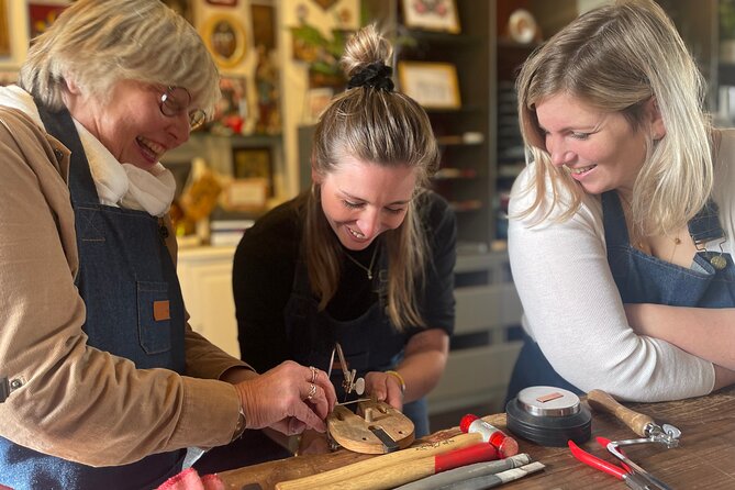 Handcraft your own silver ring in Bruges - Making a Bruges souvenir from a strip of silver