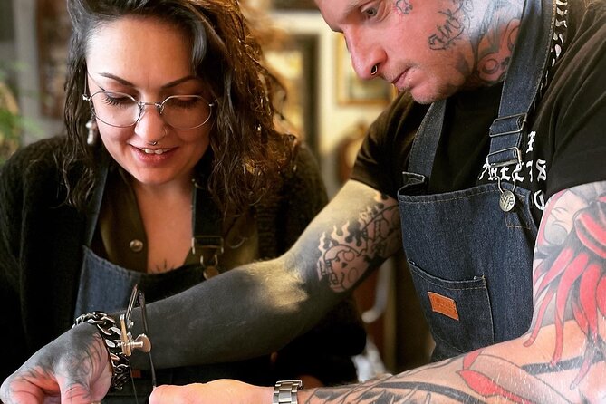 Handcraft your own silver ring in Bruges - Design first, then decide what you want to wear
