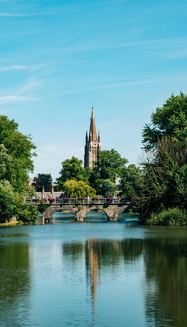 Historical walk in Bruges with local guide. Praline included - Walking comfort, timing, and group fit