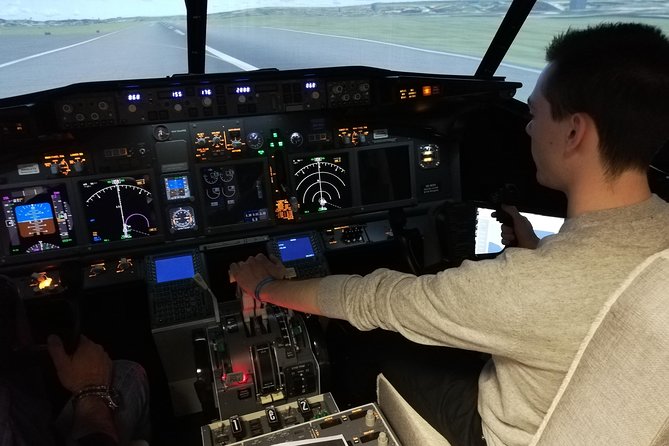 Landed On Time 60 min. Max 1 Person - From Aviation Basics to Your First Takeoff