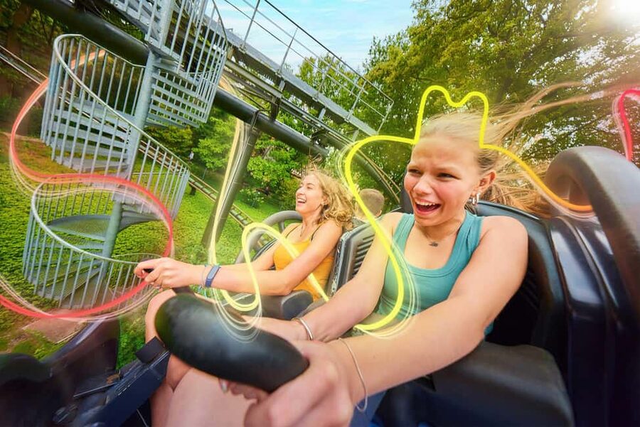 Lichtaart: Bobbejaanland Entry Ticket - World of Dino is a useful seasonal bonus