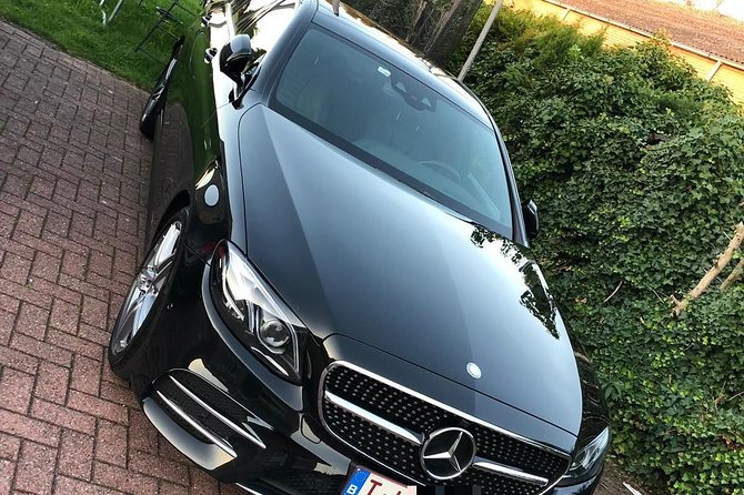 Luxury vehicle from Brussels airport to the city of Brussels - How this compares with finding a taxi at the airport