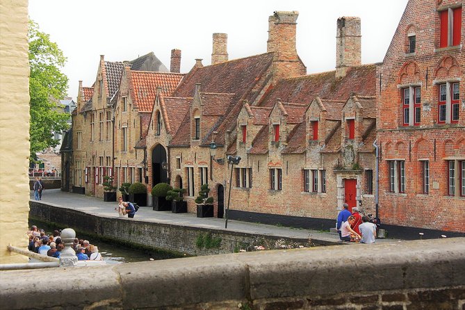 Photo Tour "Philip the Good" + Boat trip - Jan van Eyck Square and Bruges’ old harbor