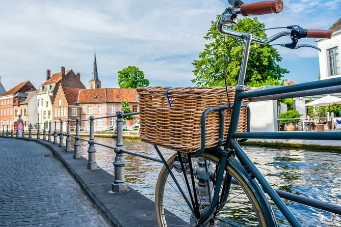 Private Bruges 3.5-Hour Guided Bike Tour: Discover Hidden Gems - Why a bike works so well in Bruges