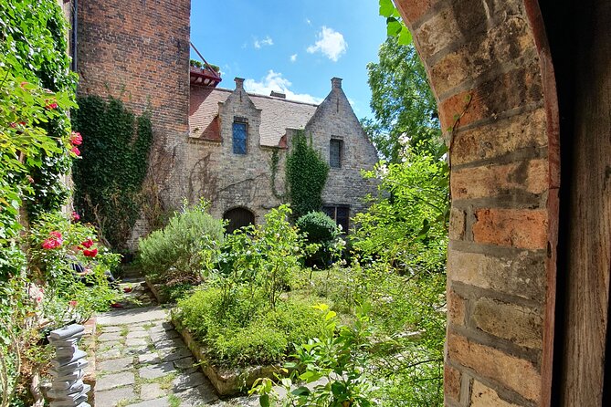 Private tour: From your hotel + see the Madonna of Michelangelo - De Halve Maan and the beer pipeline beneath Bruges