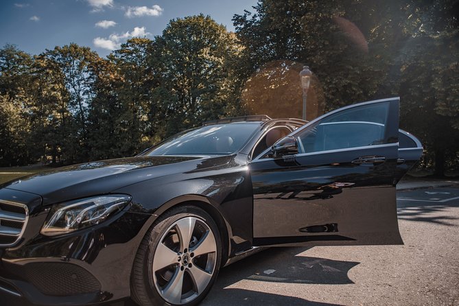 Private transfer from BRU Airport to Brussels city with luxury limousine 3 pax - From Zaventem runway to your Brussels address