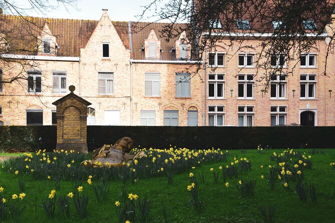 Small Group Ypres Remembrance Day Filled With War History - Chocolate, the Cloth Hall, and Ypres’s rebuilt center