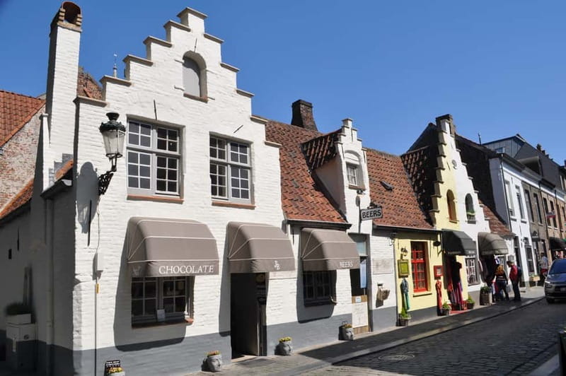 Thé best chocolate in Bruges! Private tour! - Katelijnestraat and Walstraat tastings
