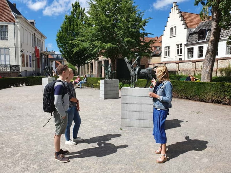 Thé best chocolate in Bruges! Private tour! - A quiet finish at the Beguinage