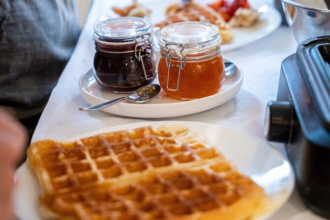 The Waffles 'n Coffee Breakfast in Bruges Centre - Bruges stories while you eat