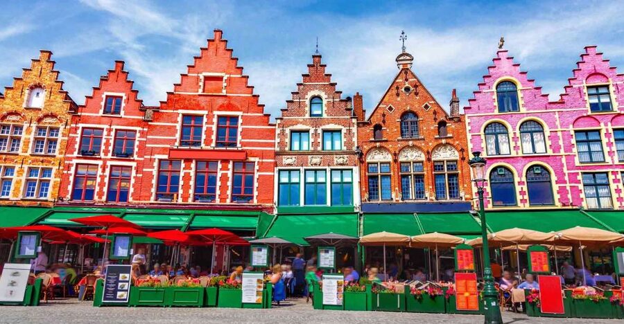 Visit of Bruges in 1 day private tour from Paris - Walking through Bruges old center