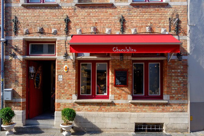 Walking tour of Bruges with boat option and/or beer tasting - St. John’s Hospital and the Church of Our Lady